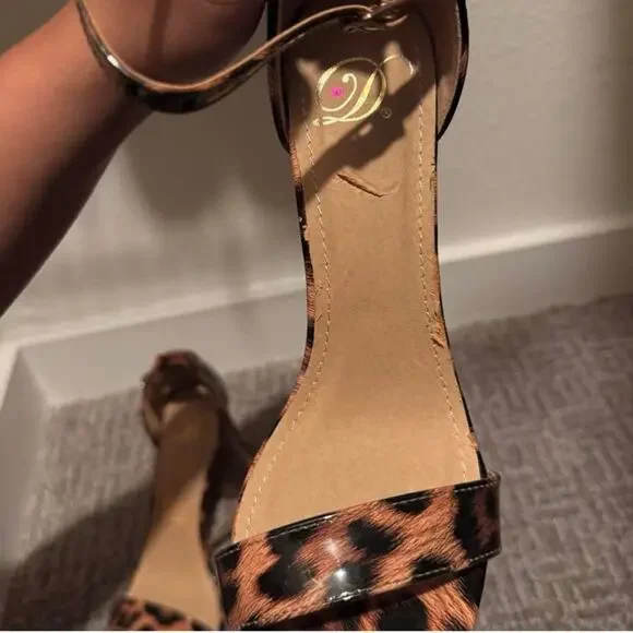 Leopard print block heel sandals - Picture 2 of 3